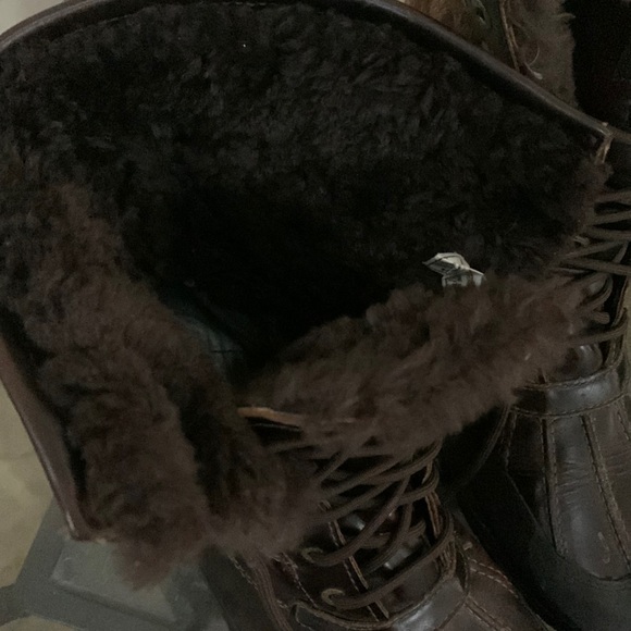 UGG ‘Butte’ Tartan Heavy-Duty WATERPROOF EVENT Plaid and Leather Boots - Picture 8 of 12